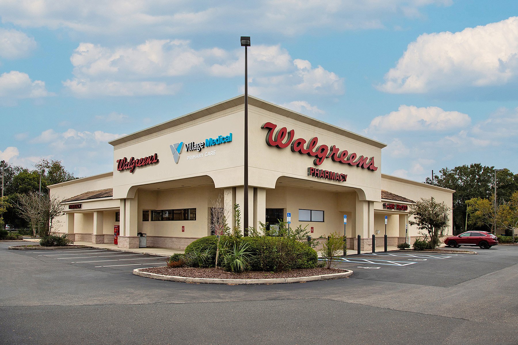 Village Medical at Walgreens - 7224-1 Merrill Rd  Arlington, FL 32277