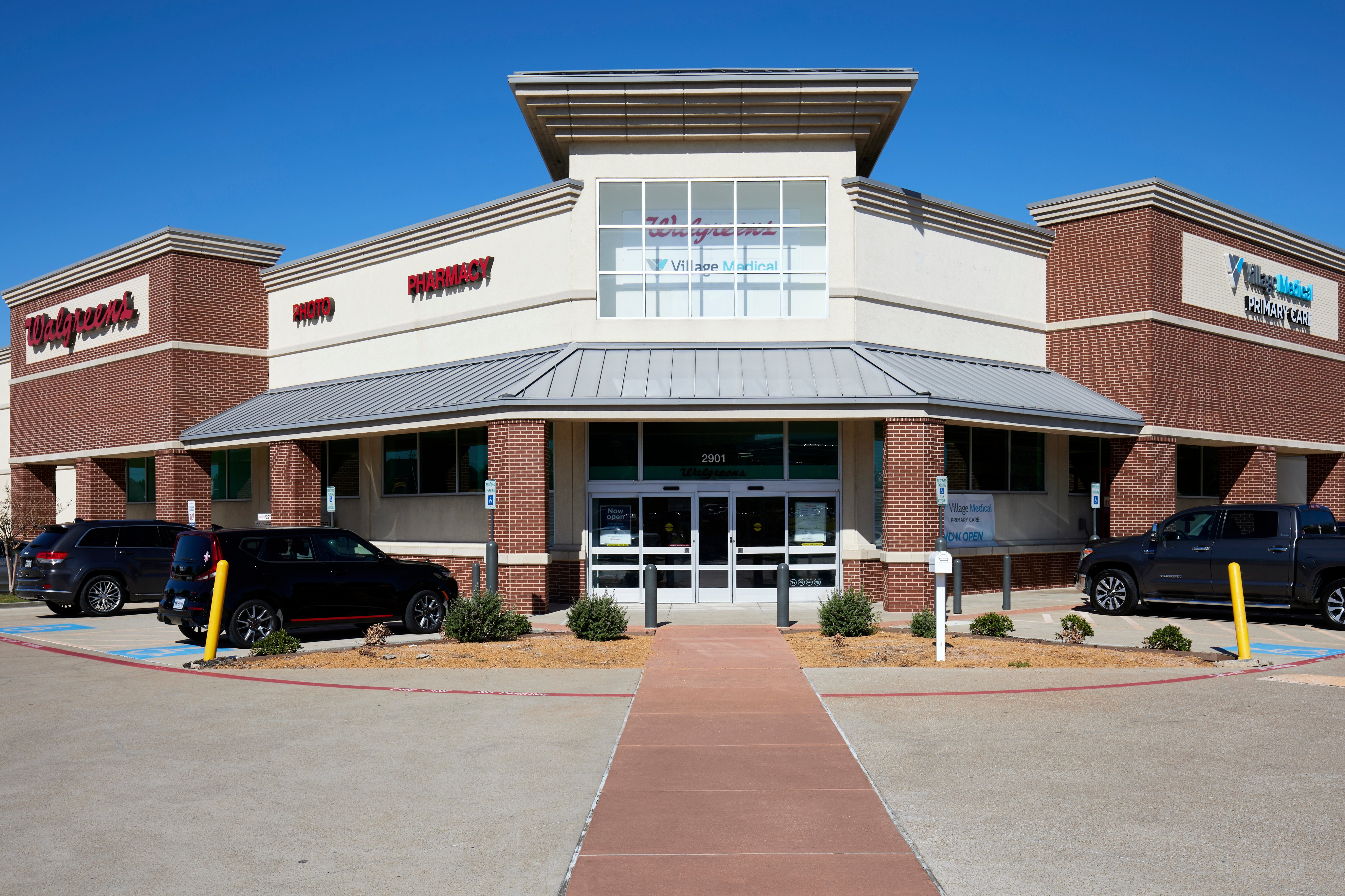Village Medical at Walgreens - 2901 E. Broad St. Suite 103 Mansfield , TX 76063